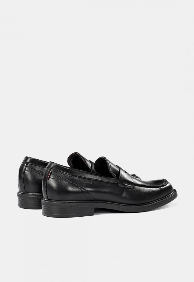 Mocasín de hombre Fluchos Adrien F2496 en piel negra | Elegancia y confort a cada paso