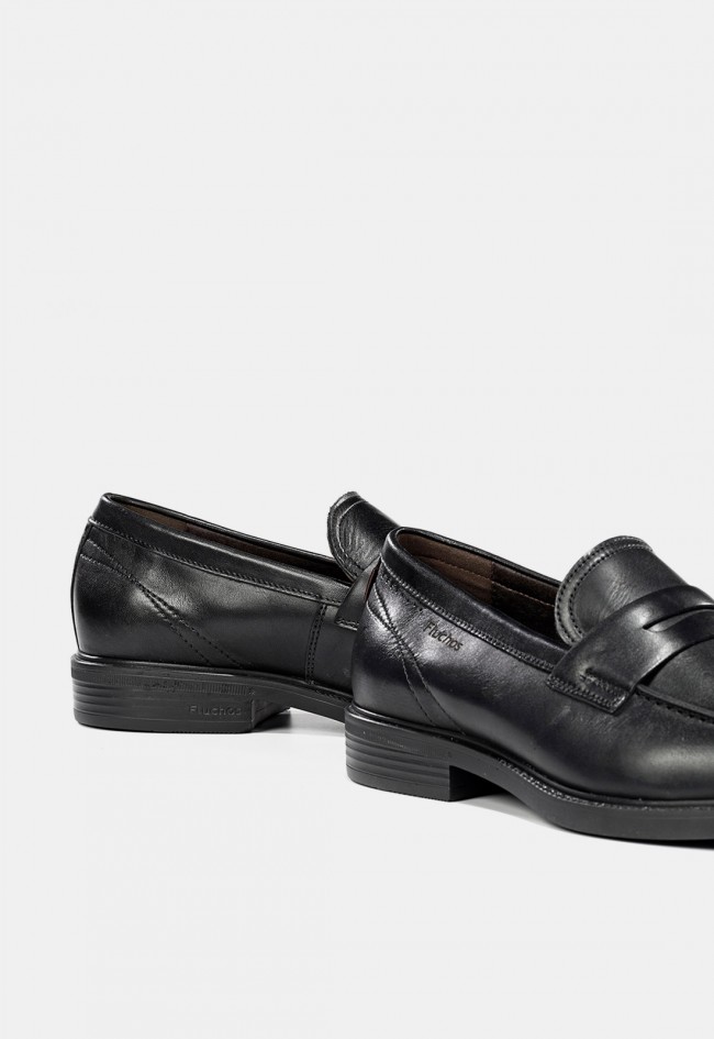 Mocasín de hombre Fluchos Adrien F2496 en piel negra | Elegancia y confort a cada paso