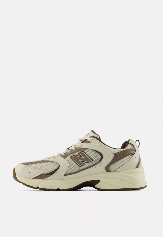 Zapatillas New Balance 530 MR530ASM en blanco roto y marrón | Estilo running retro con ABZORB