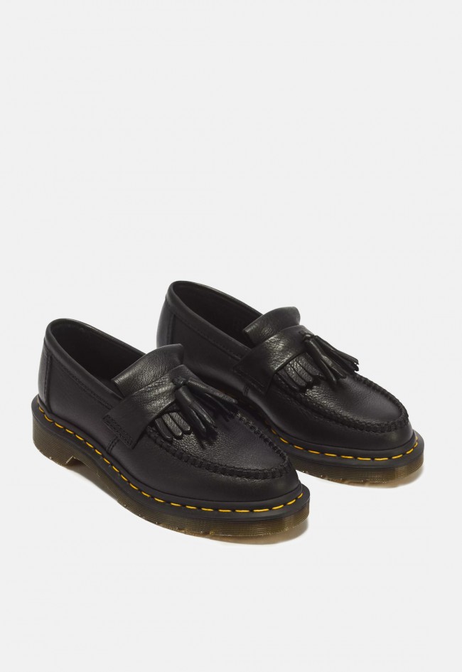 Mocasines Dr. Martens Tasel de hombre negros en piel Ambassador con borla | Un icono con carácter