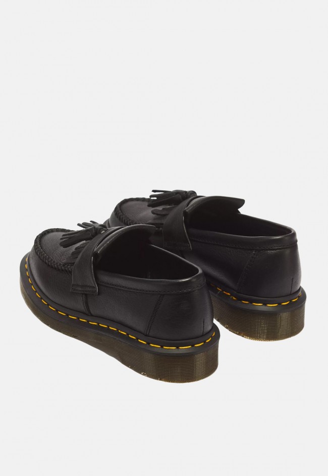 Mocasines Dr. Martens Tasel de hombre negros en piel Ambassador con borla | Un icono con carácter