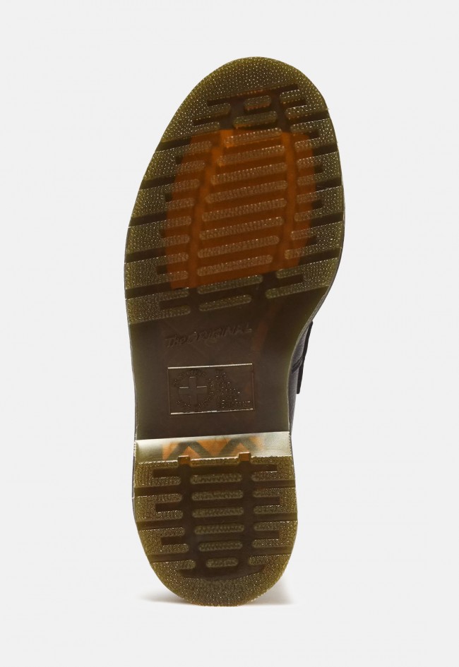 Mocasines Dr. Martens Tasel de hombre negros en piel Ambassador con borla | Un icono con carácter
