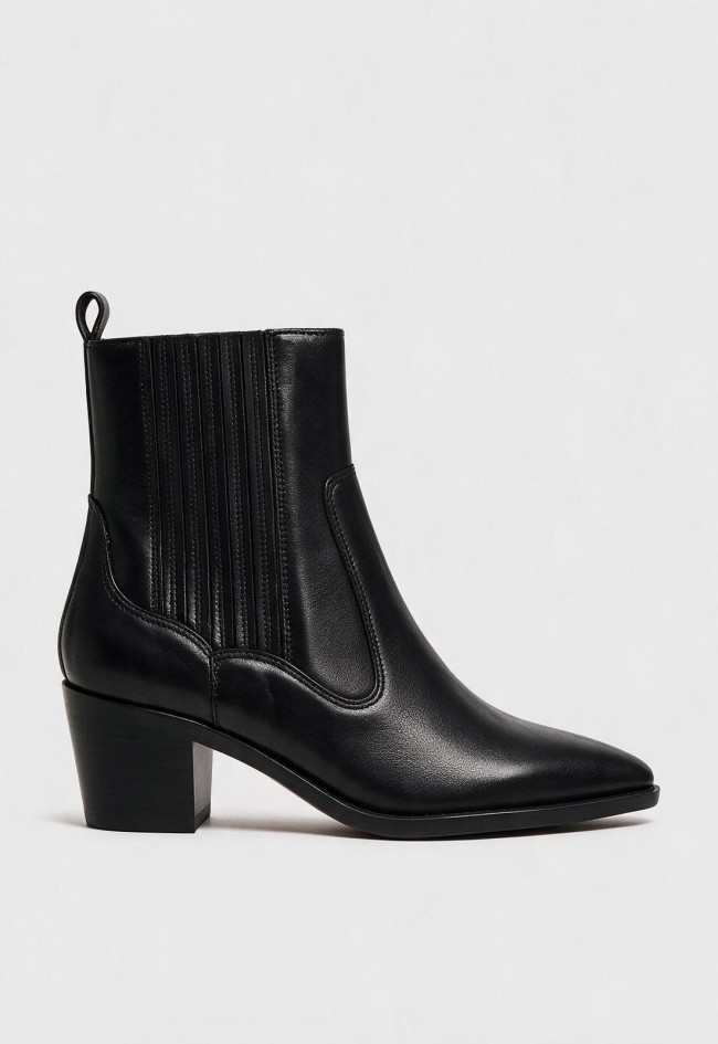 Botines camperos Another Trend 5653 de mujer en piel negra | Estilo western con carácter