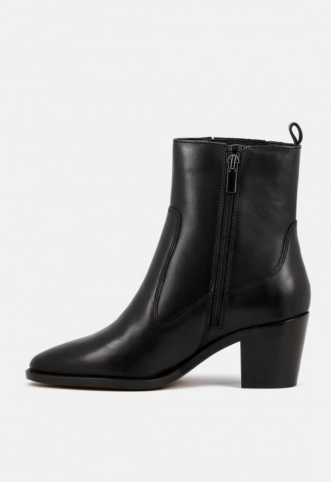 Botines camperos Another Trend 5653 de mujer en piel negra | Estilo western con carácter