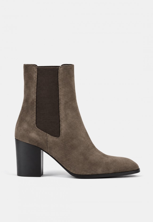 Botines de mujer Another Trend 5621 de piel y serraje tostados | Tacón y elásticos laterales