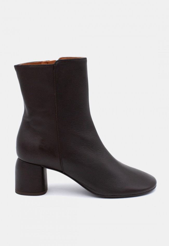 Botines de mujer Ángel Alarcón Murielle de piel negra | Tacón ancho de 6 cm