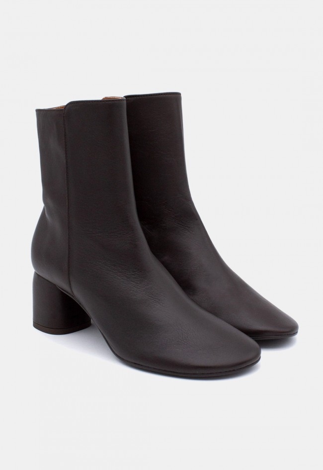Botines de mujer Ángel Alarcón Murielle de piel negra | Tacón ancho de 6 cm