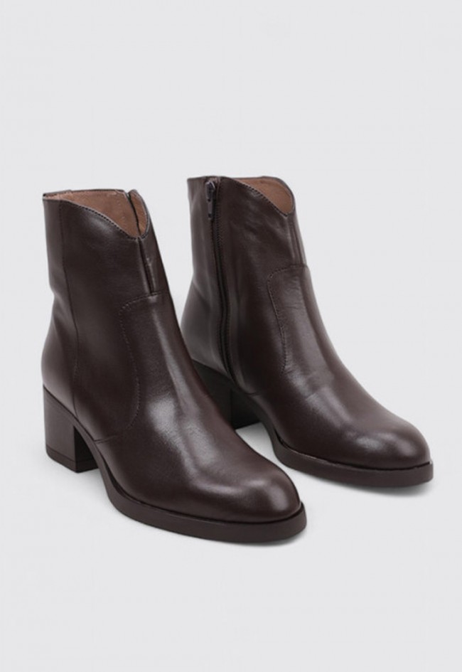 Botines de mujer Wonders G-6253 en piel marrón | Tacón ancho
