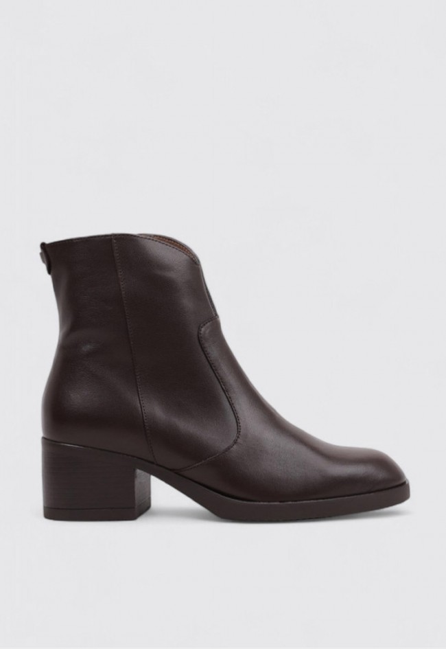 Botines de mujer Wonders G-6253 en piel marrón | Tacón ancho